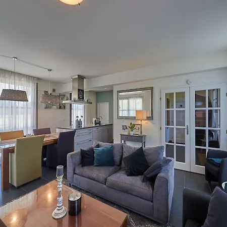 Very Luxurious With Private Pool * סאל