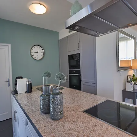 Villa In Castle Park With Heated Pool *